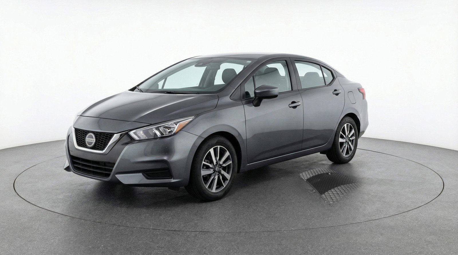 Used 2025 Nissan Versa SV image 3