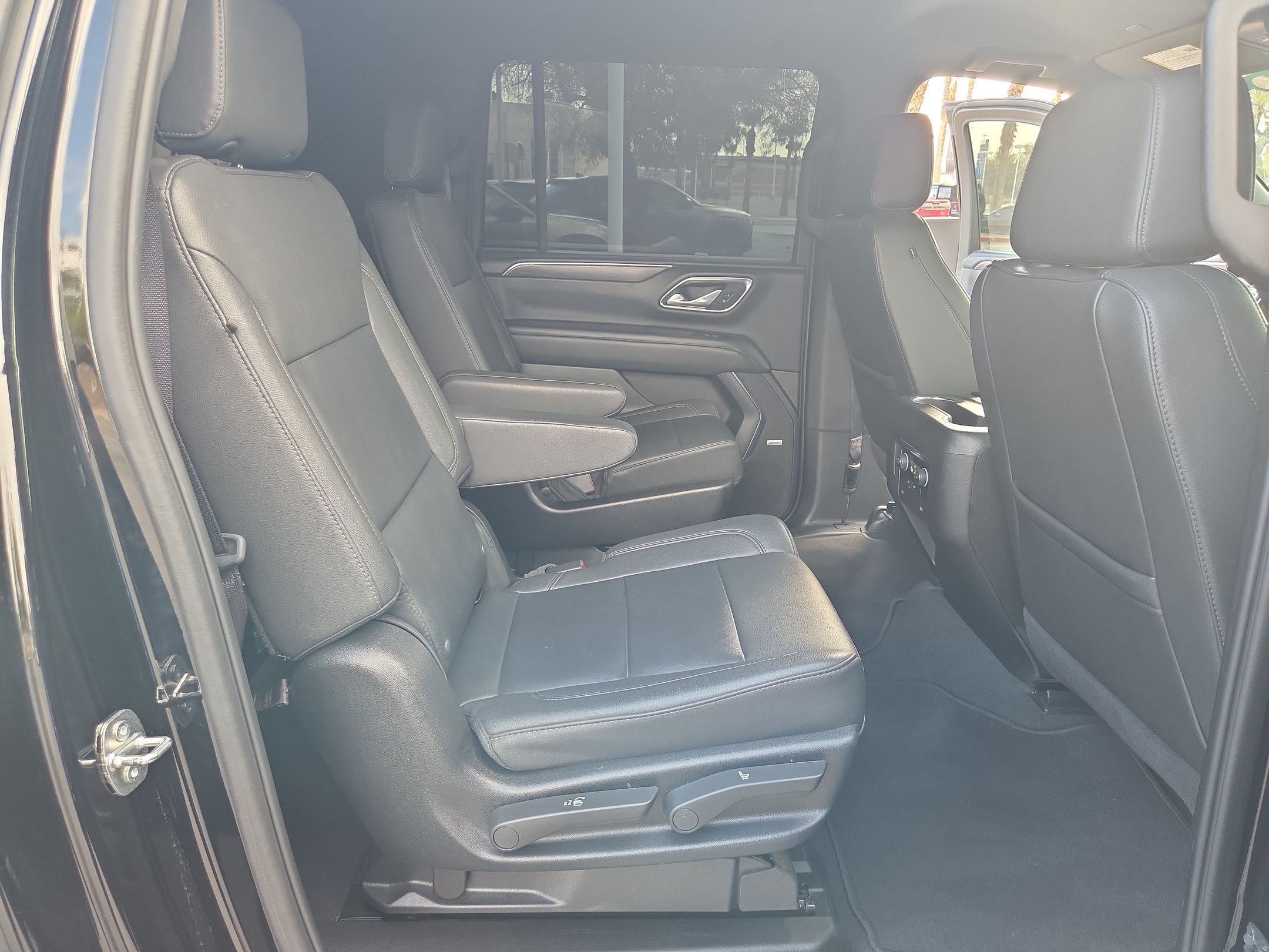 Used 2024 Chevrolet Suburban LT AWD/4WD image 27
