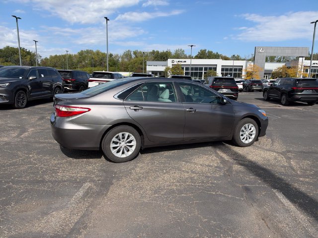 Used 2017 Toyota Camry LE FWD image 18