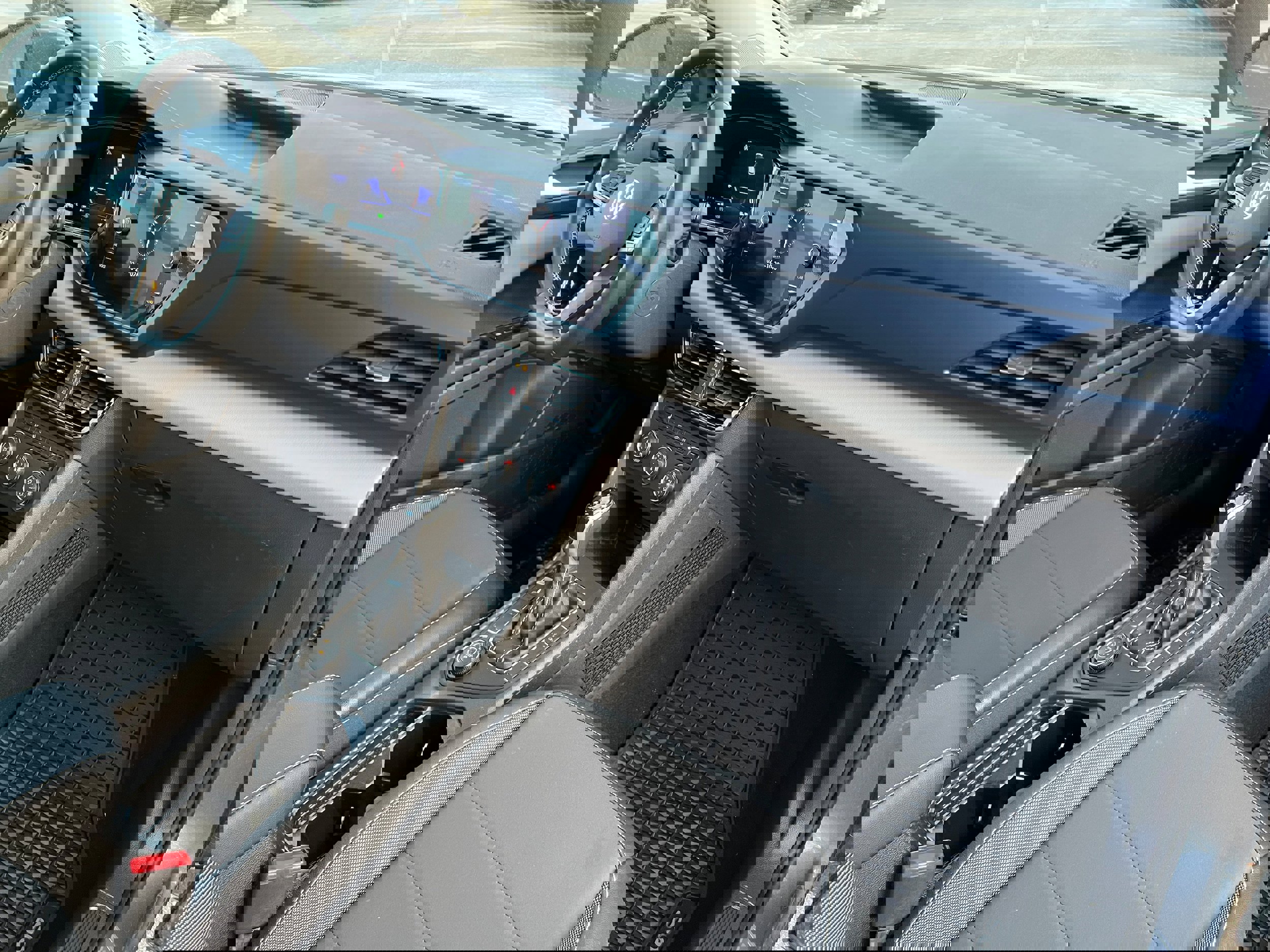 Used 2022 Volkswagen Taos SE image 15