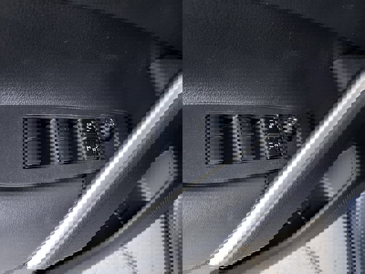 Used 2024 Toyota Corolla Cross LE image 11