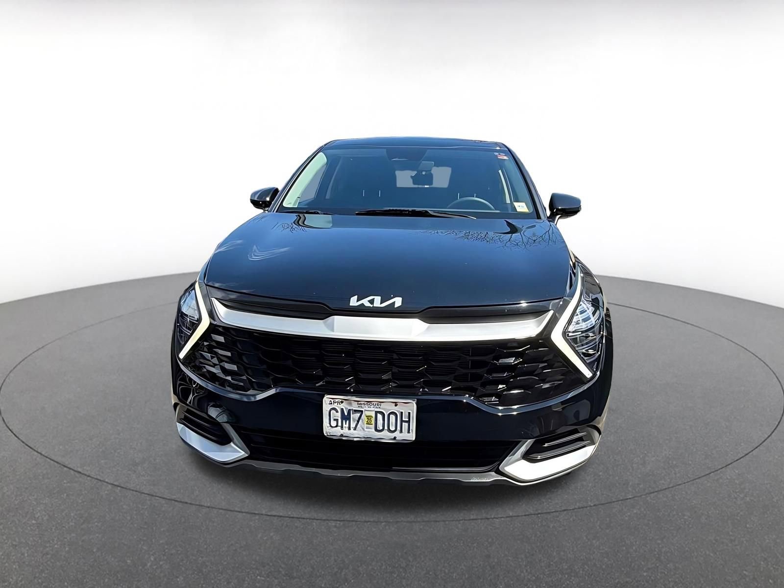 Used 2025 Kia Sportage LX image 2