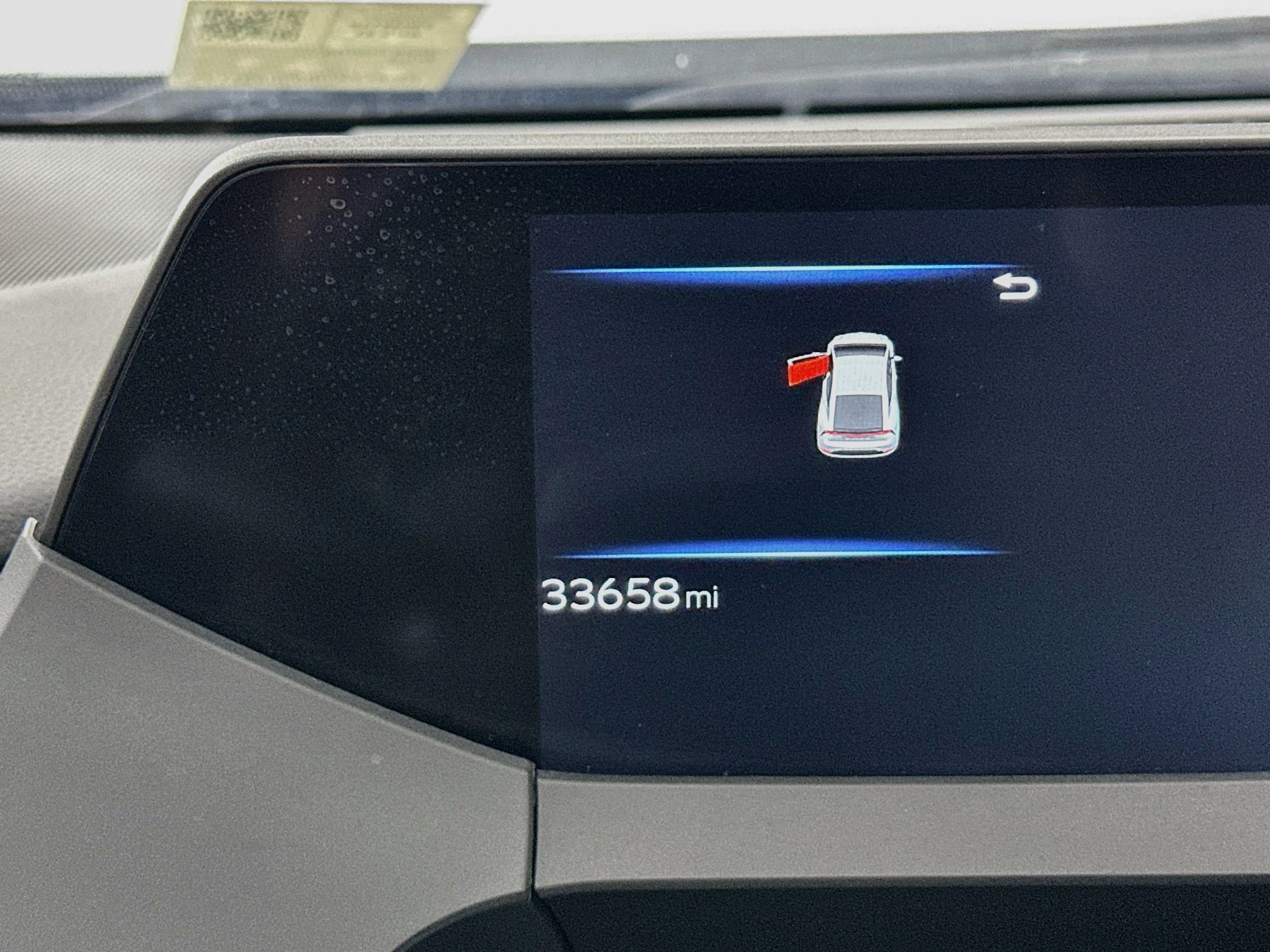Used 2025 Toyota Prius LE FWD image 18