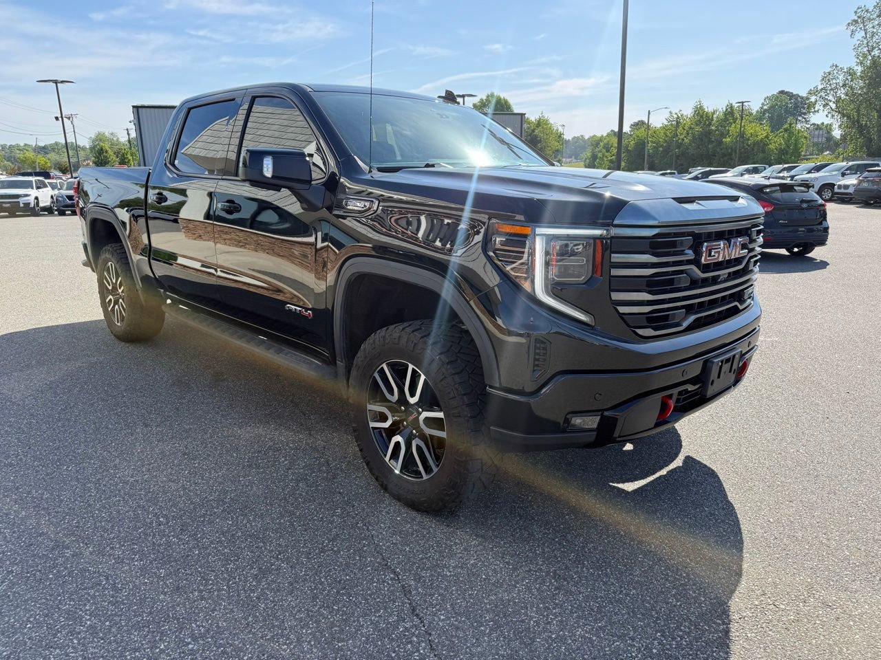 Used 2023 GMC Sierra 1500 AT4 w/ Technology Package AWD/4WD image 8