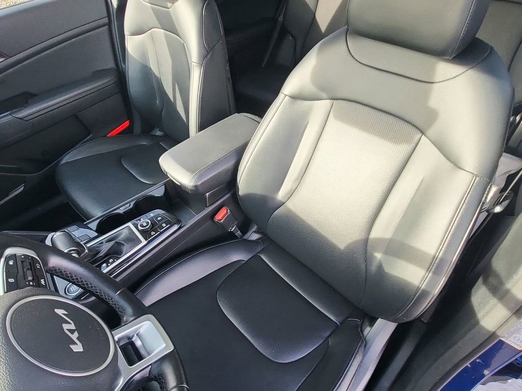 Used 2023 Kia Sportage EX image 25