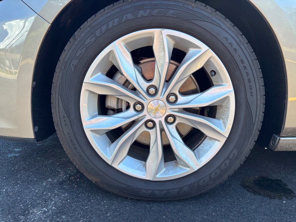 Used 2025 Chevrolet Malibu LT FWD image 9