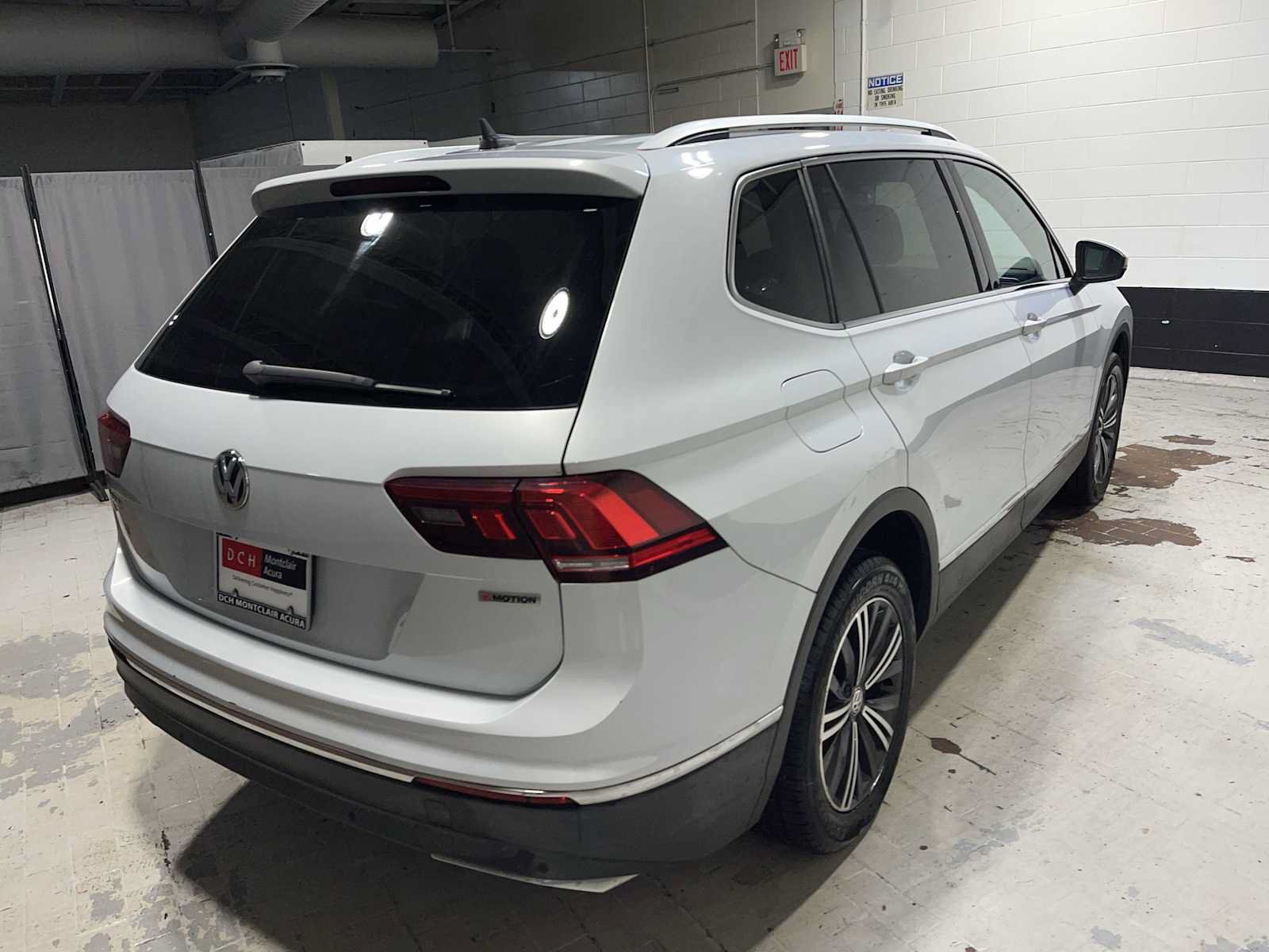 Used 2019 Volkswagen Tiguan SEL AWD/4WD image 26