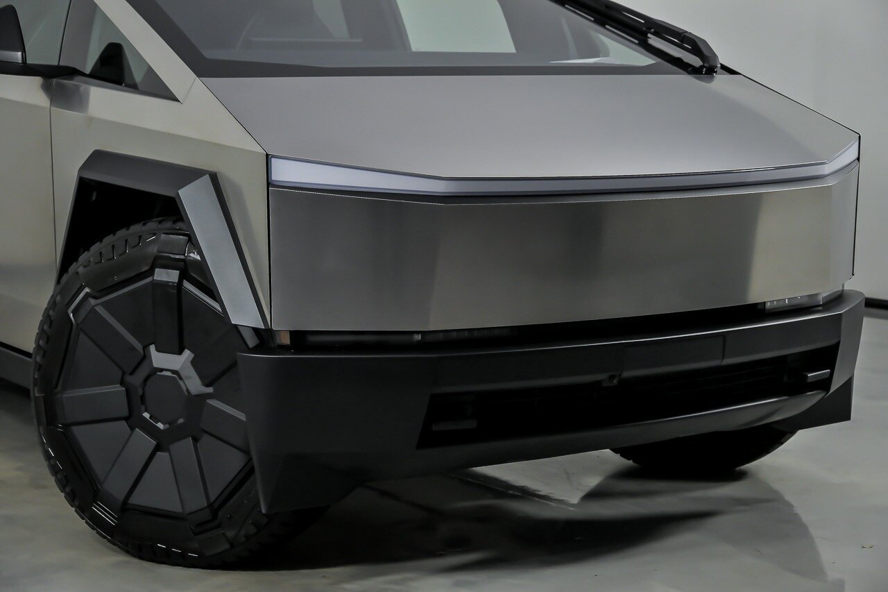 Used 2025 Tesla Cybertruck Cyberbeast AWD/4WD image 3