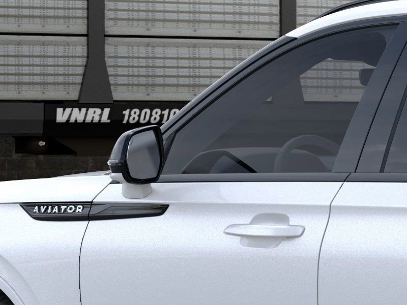 New 2026 Lincoln Aviator AWD w/ Jet Appearance Package image 20
