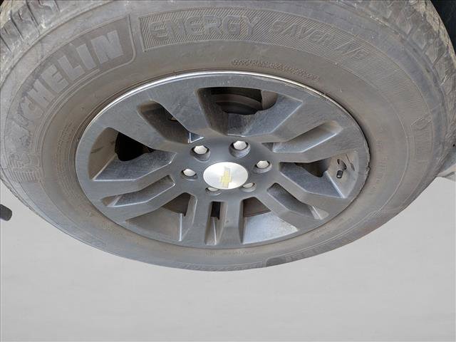 Used 2015 Chevrolet Suburban LT image 13