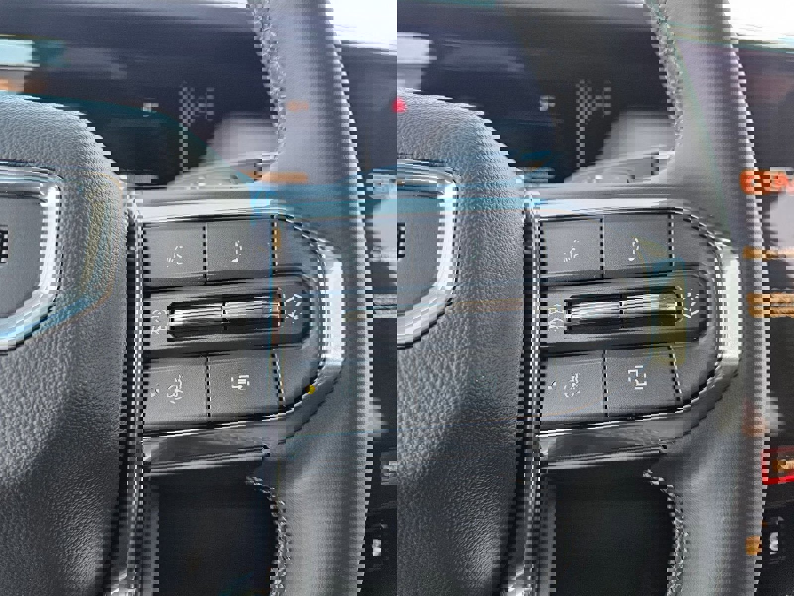 New 2026 GMC Yukon XL Denali w/ Sun & Power Step Package image 13