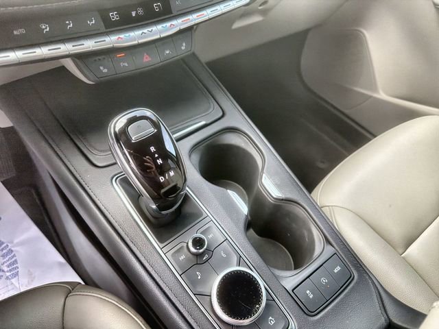 Used 2023 Cadillac XT4 Luxury w/ Cold Weather Package image 15