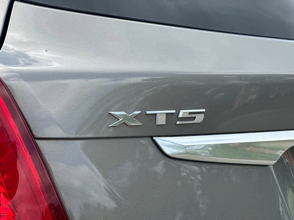 Used 2019 Cadillac XT5 FWD image 4