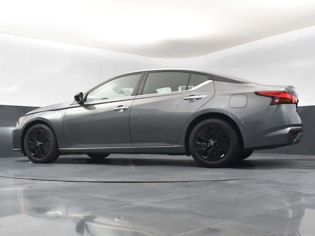 Used 2024 Nissan Altima 2.5 S image 39