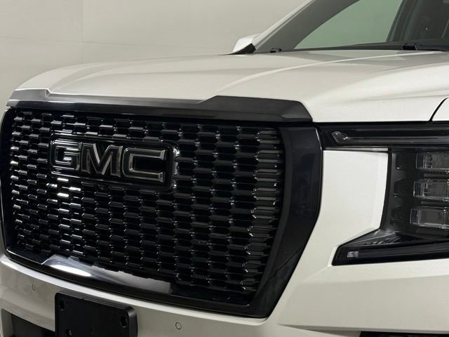 Used 2023 GMC Yukon XL Denali Ultimate w/ LPO, Floor Liner Package AWD/4WD image 13