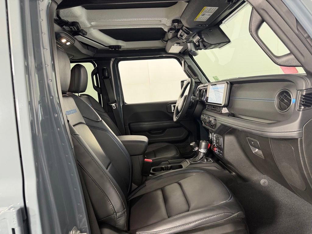 Used 2024 Jeep Wrangler Unlimited Rubicon 4xe AWD/4WD image 31