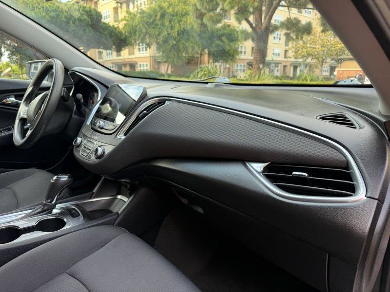 Used 2020 Chevrolet Malibu LT FWD image 51