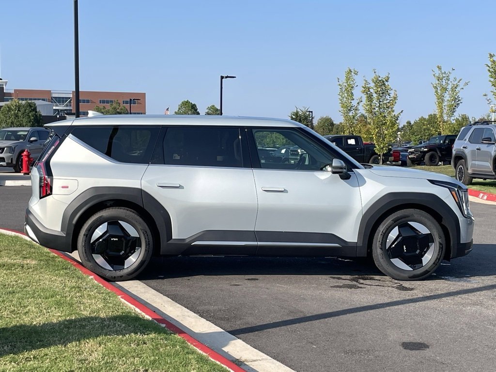 New 2026 Kia EV9 Light image 6