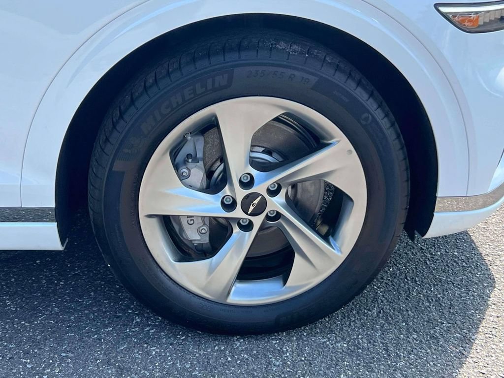 Certified 2026 Genesis GV70 2.5T AWD/4WD image 8