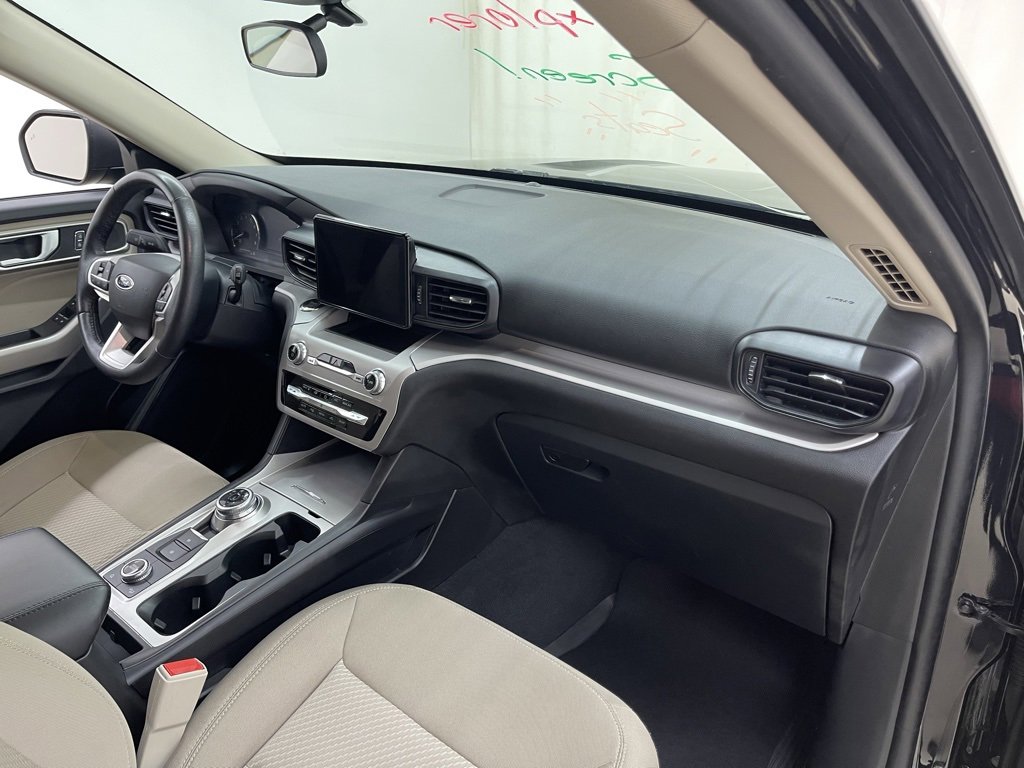 Used 2023 Ford Explorer XLT image 13