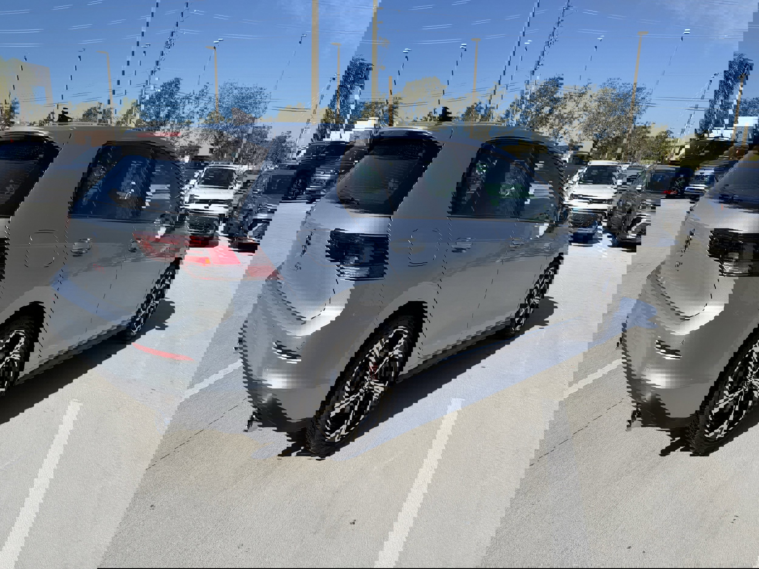 New 2026 Volkswagen GTI SE image 3