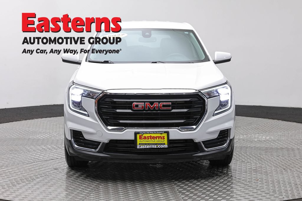 Used 2024 GMC Terrain SLE FWD image 2