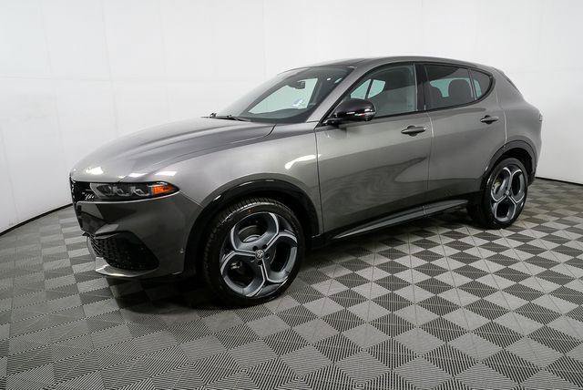 New 2026 Alfa Romeo Tonale w/ Black Premium Package AWD/4WD image 27