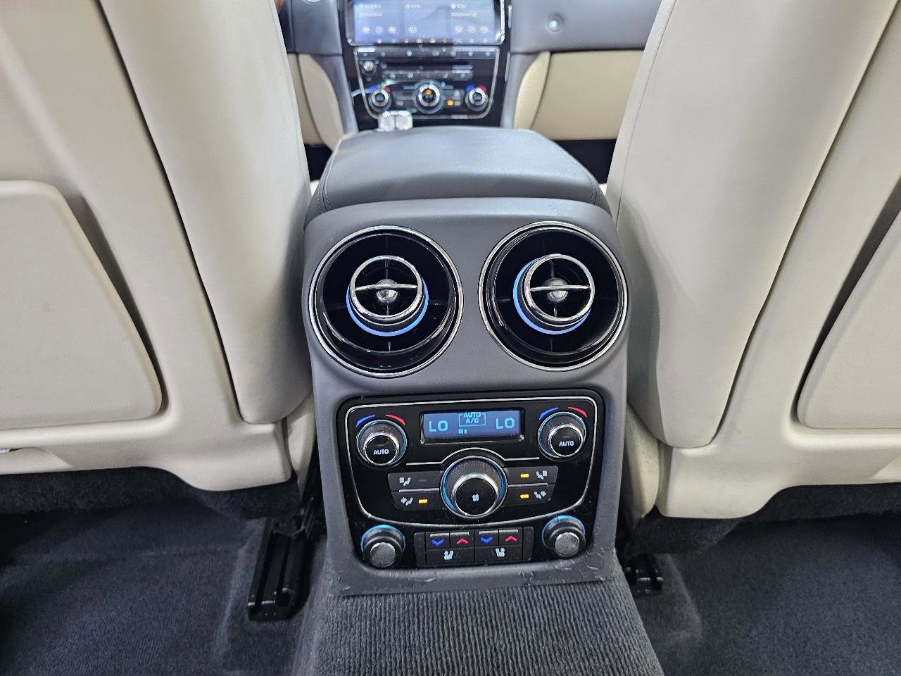 Used 2019 Jaguar XJ L Supercharged RWD image 27