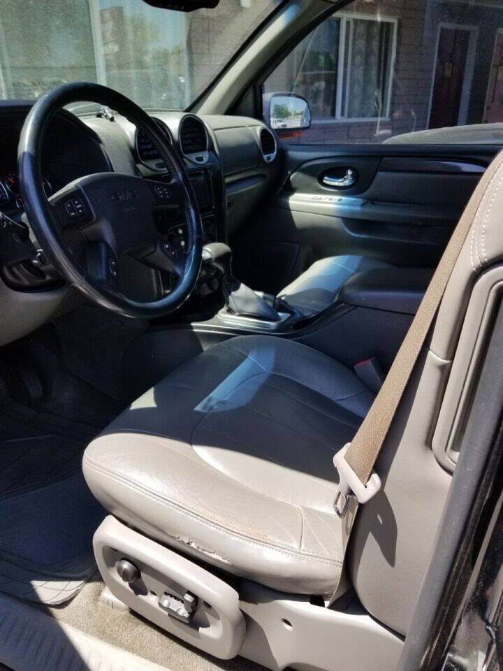 Used 2004 GMC Envoy XUV SLT AWD/4WD image 4