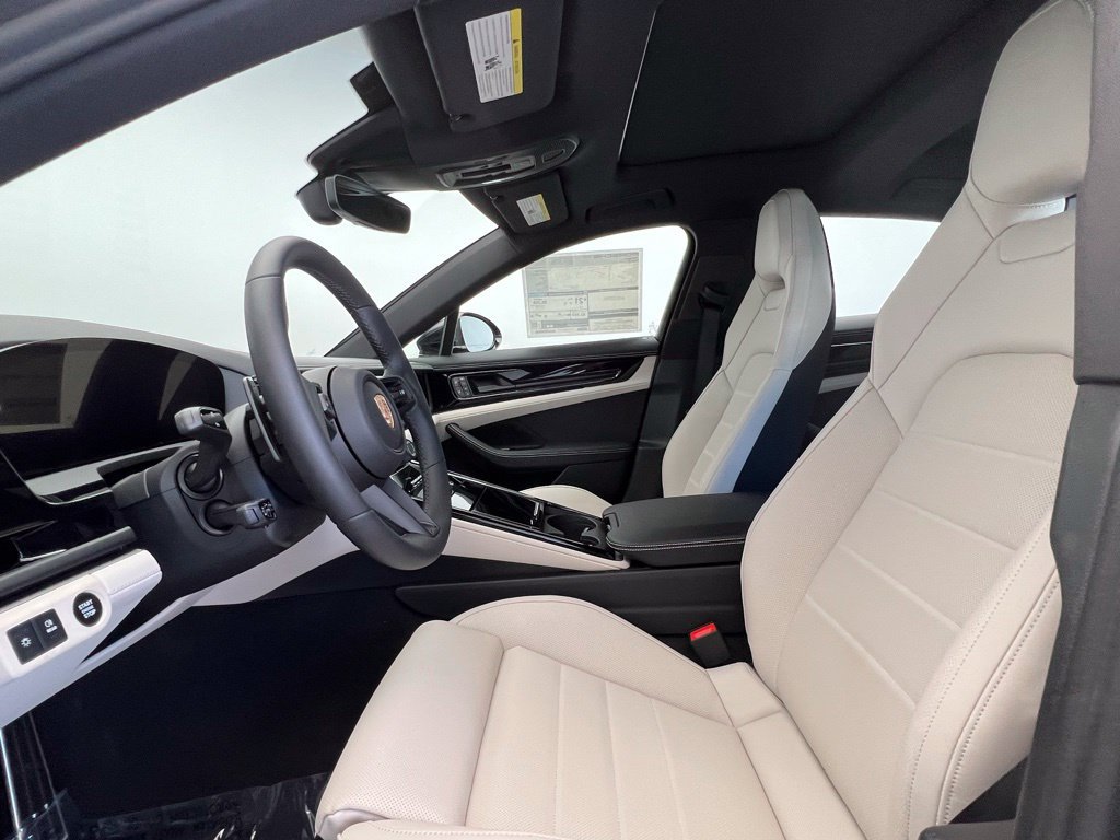 Used 2026 Porsche Panamera RWD image 5