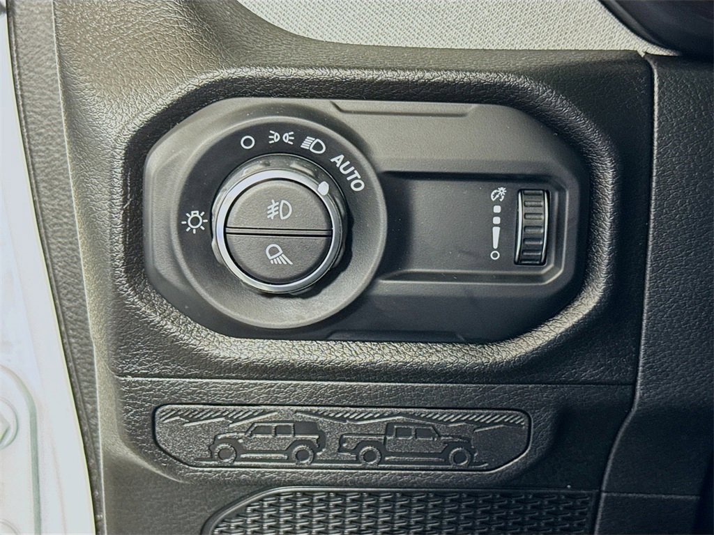 Used 2024 Jeep Gladiator Sport image 10