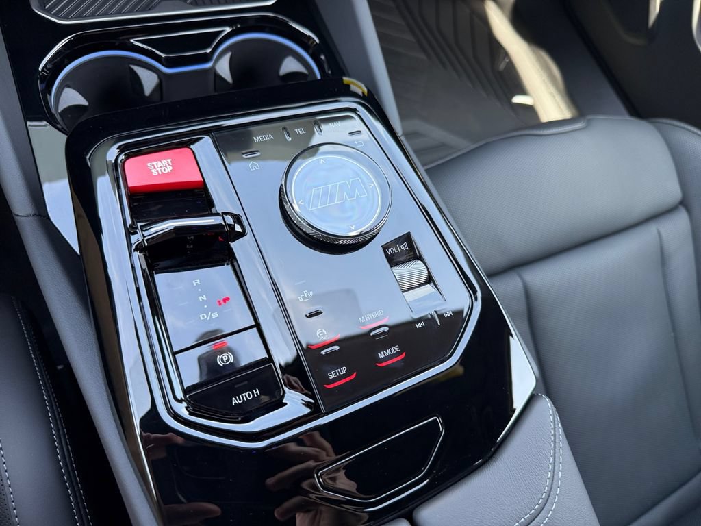 New 2027 BMW M5 Touring AWD/4WD image 21