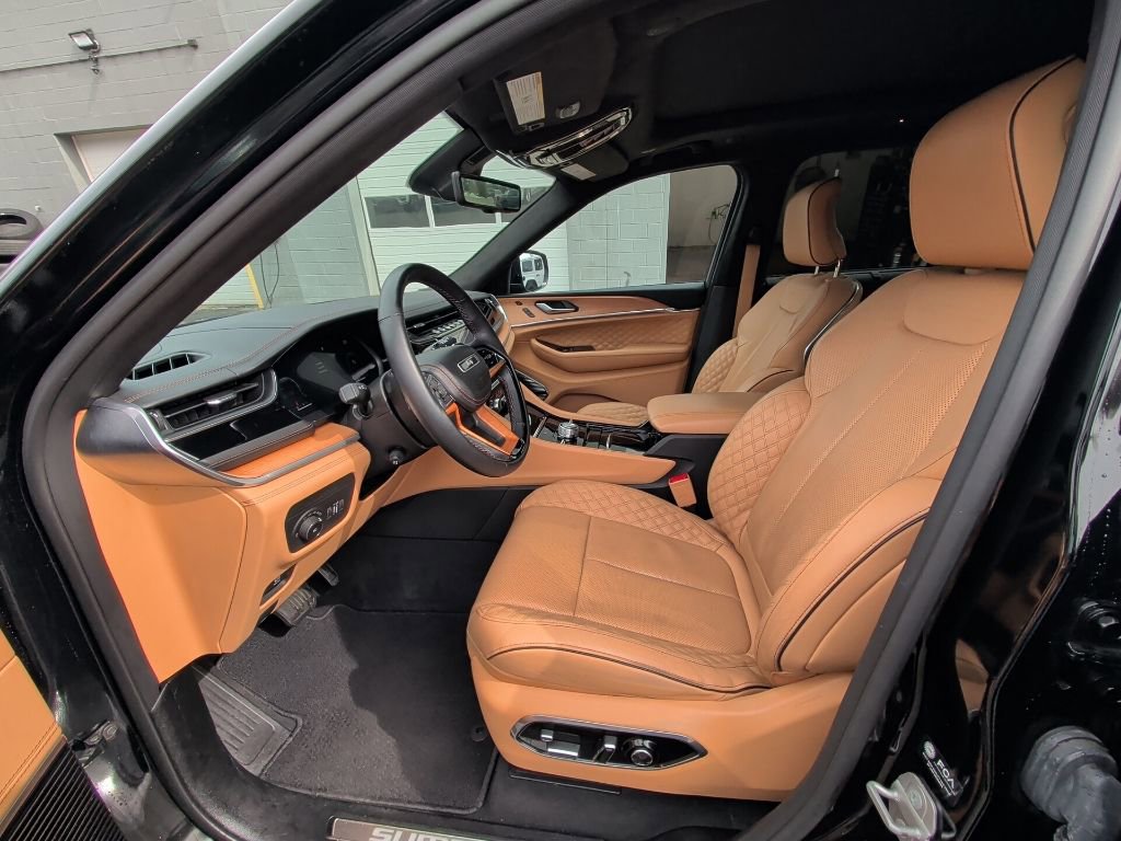 Certified 2023 Jeep Grand Cherokee Summit AWD/4WD image 10