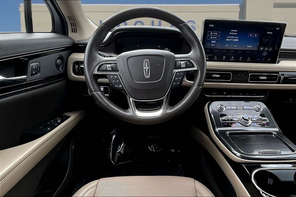 Used 2022 Lincoln Nautilus Reserve image 10