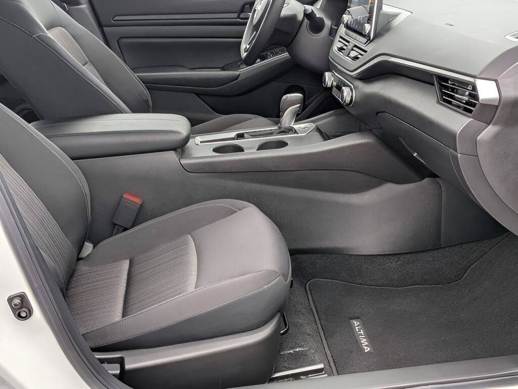 Certified 2025 Nissan Altima 2.5 S FWD image 25