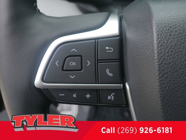 Used 2024 Toyota Highlander Limited AWD/4WD image 27