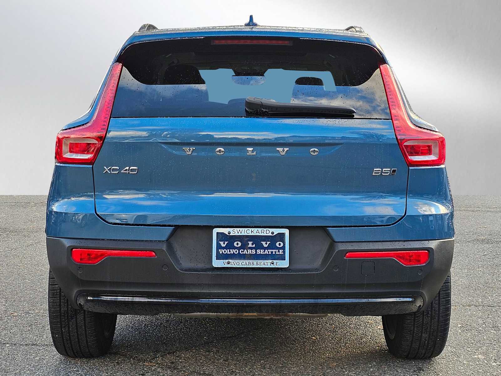 Certified 2024 Volvo XC40 B5 Plus w/ Protection Package Premier image 6