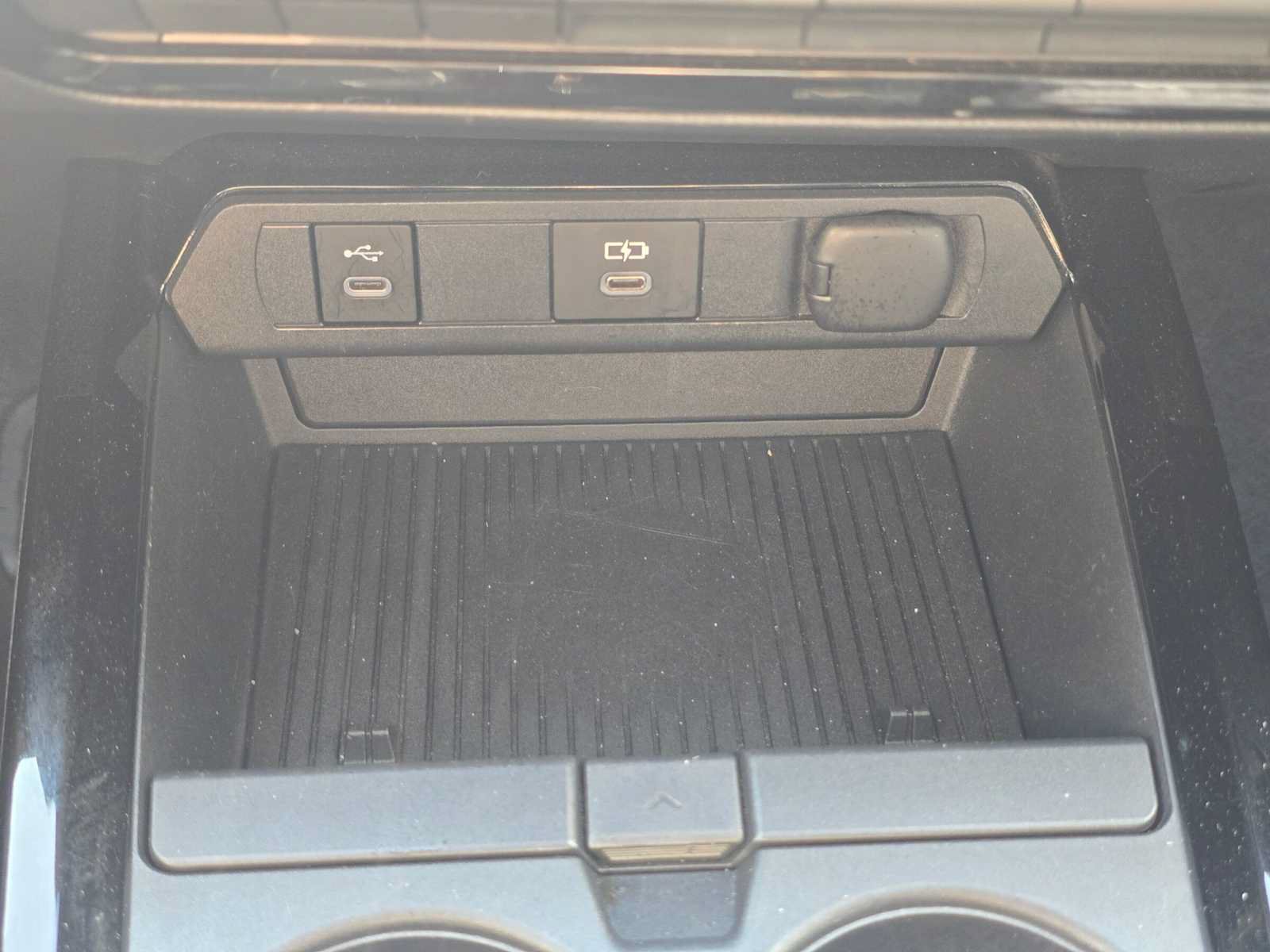 Certified 2025 Toyota Prius LE FWD image 30