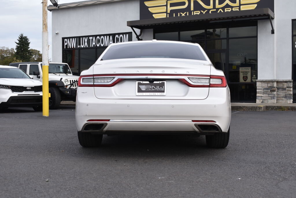 Used 2017 Lincoln Continental Premiere image 10