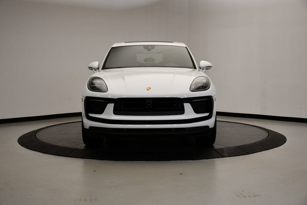 Certified 2026 Porsche Macan Turbo AWD/4WD image 10