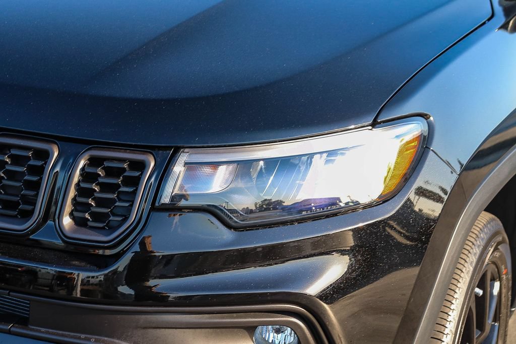 New 2026 Jeep Compass Latitude AWD/4WD image 5