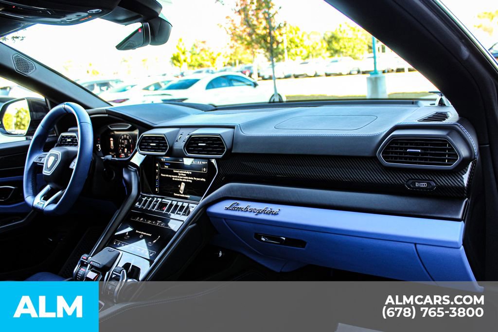 Used 2022 Lamborghini Urus image 24