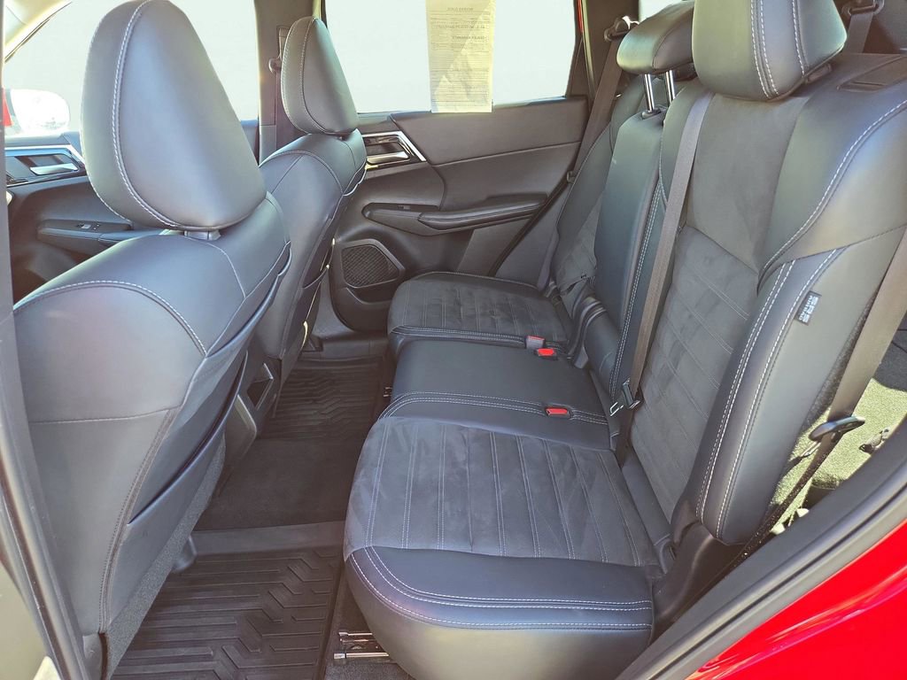 Used 2024 Mitsubishi Outlander SE Black Edition image 20