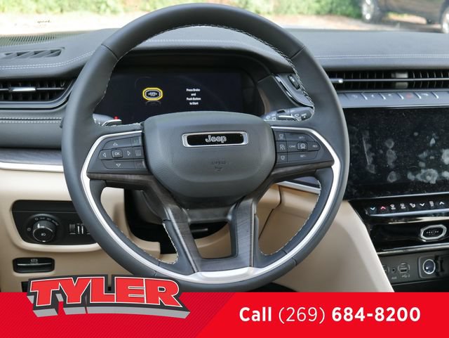 New 2026 Jeep Grand Cherokee Limited w/ Limited Altitude Package AWD/4WD image 39