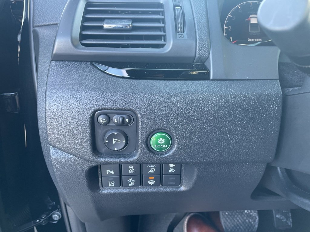 Used 2025 Honda Ridgeline Black Edition image 12