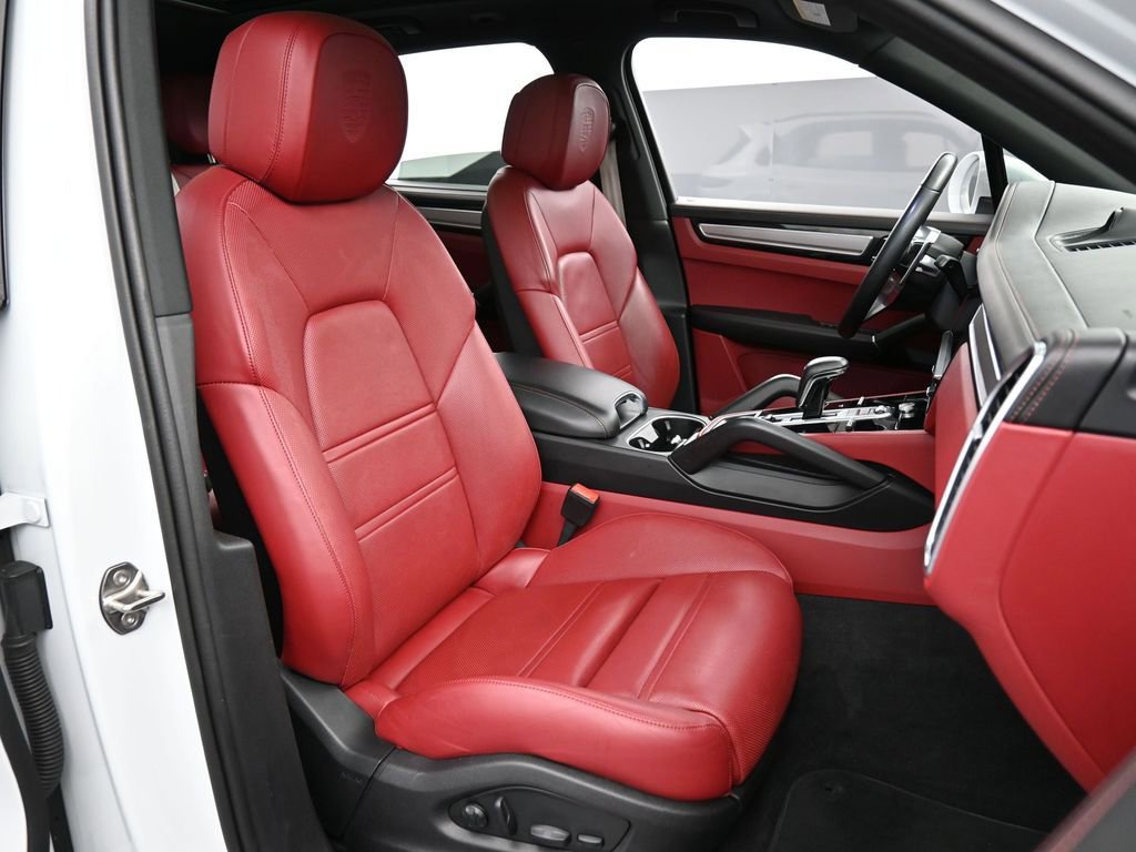 Certified 2023 Porsche Cayenne S Platinum image 31