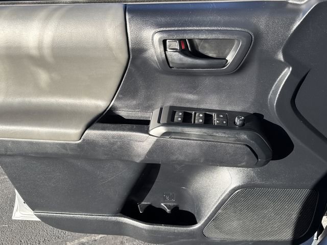 Used 2019 Toyota Tacoma SR image 7