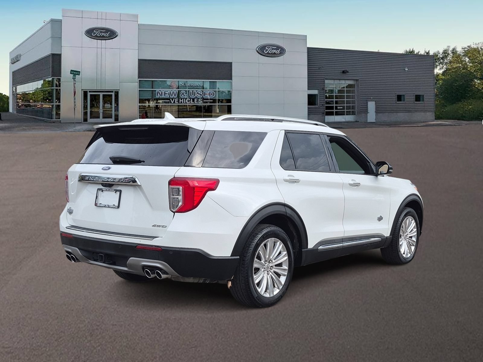 Used 2024 Ford Explorer King Ranch w/ Technology Package AWD/4WD image 9