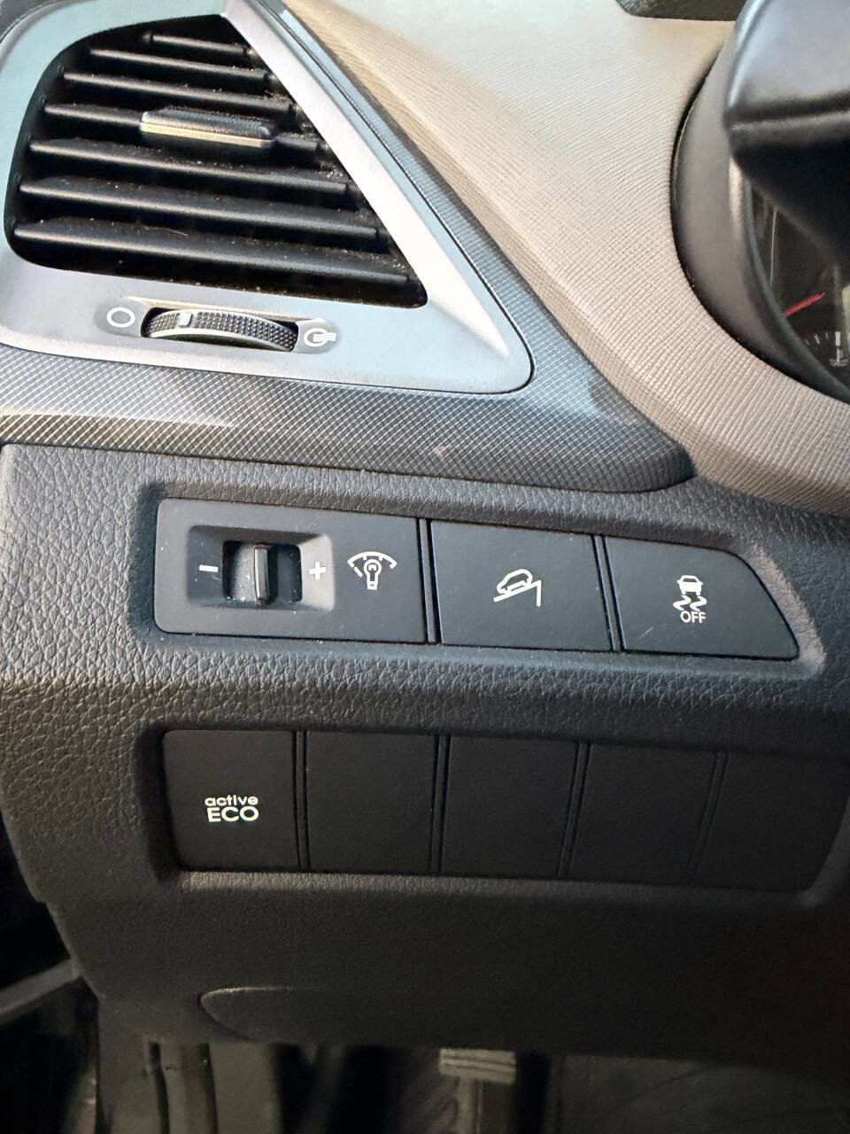 Used 2016 Hyundai Santa Fe Sport FWD image 36