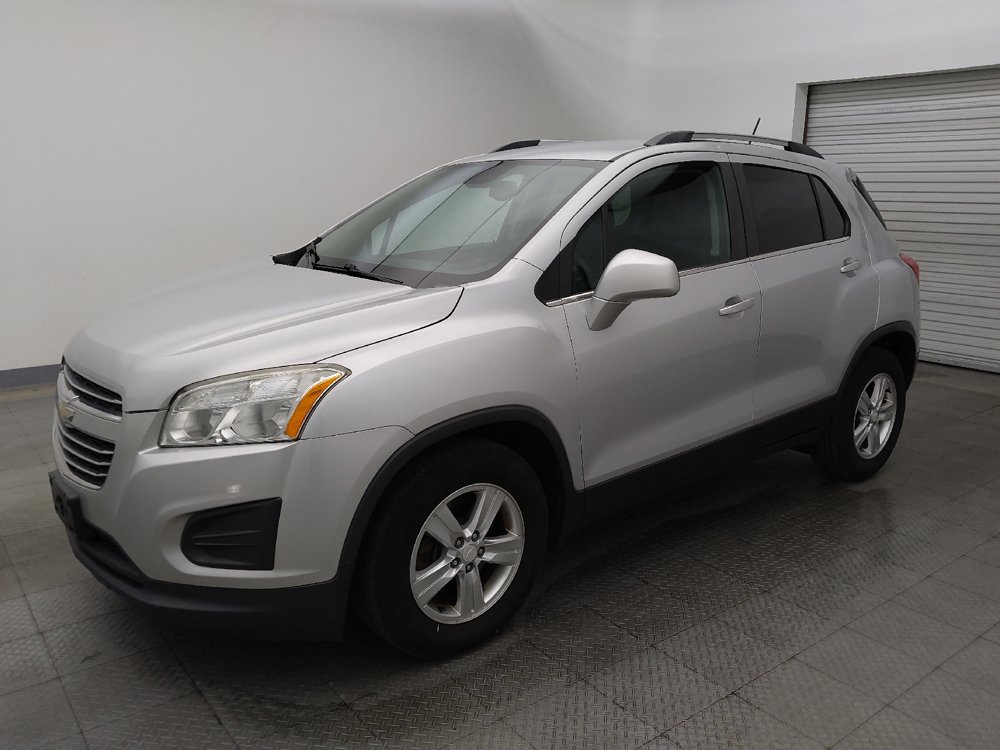 Used 2016 Chevrolet Trax LT w/ LT Convenience Package FWD image 2